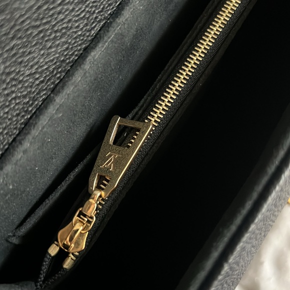 Louis Vuitton Madeleine MM in pristine  condition made in France. - Picture 6 of 13